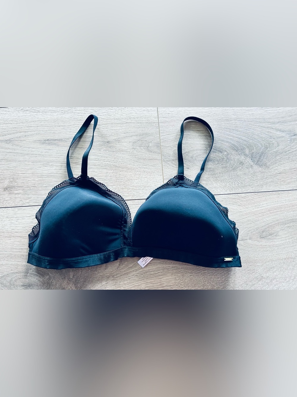 La Vie en Rose Wireless Bra – Size Large (L/G) – Black